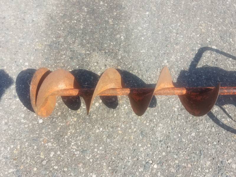 lot 38 image: Ardis 60-G Ice Auger 