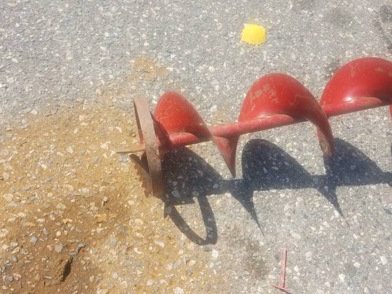 lot 39 image: Ardis #8600 Ice Auger 