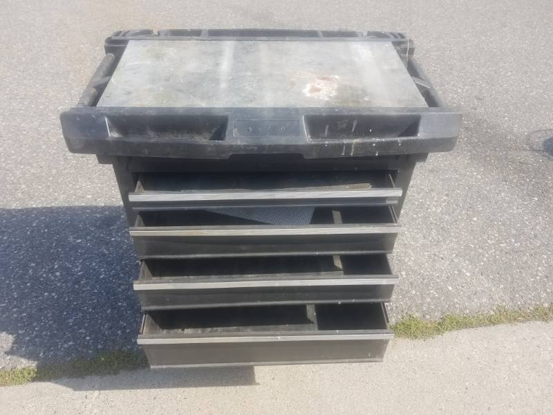 lot 43 image: Work Bench Tool Box 