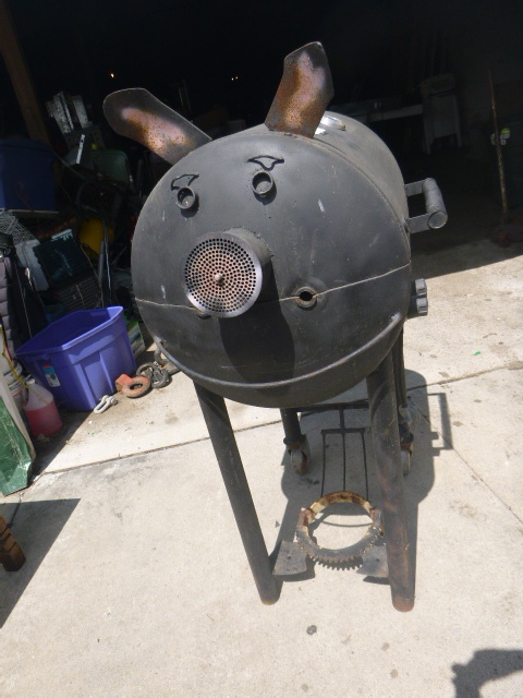 lot 2 image: Miss Piggy BBQ