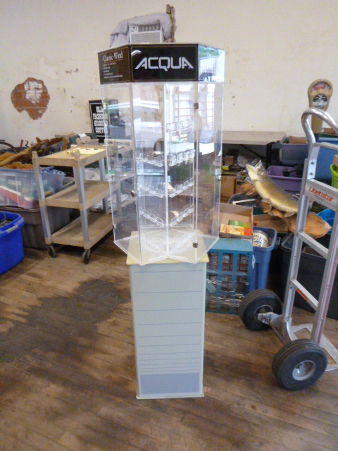 lot 8 image: Display Case