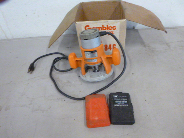 lot 21 image: Gambles by Skil 12 HP Router