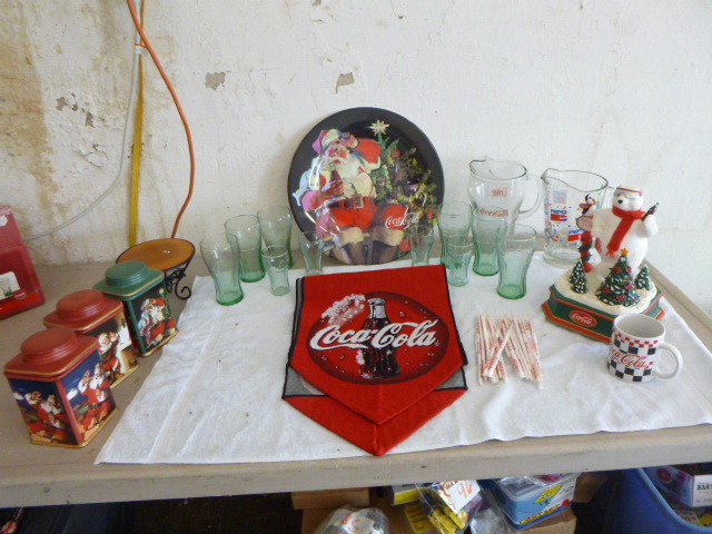 lot 49 image: Coca-Cola Items