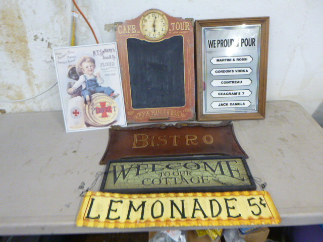 lot 74 image: Wall Dcor