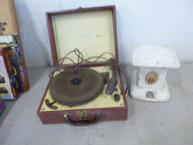 lot 76 image: Vintage Items