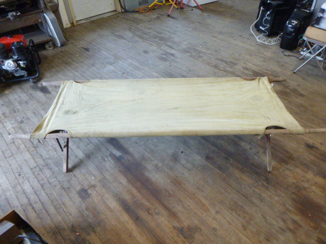 lot 90 image: Medical Stretcher