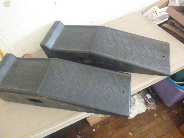 lot 100 image: Set of Rhino Car Ramps