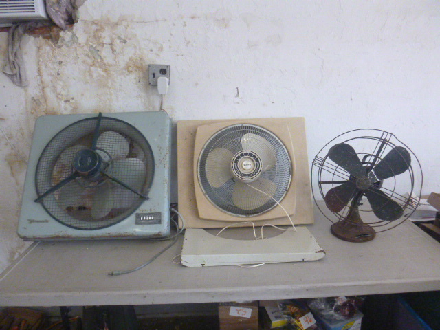 lot 101 image: 3 Vintage Fans