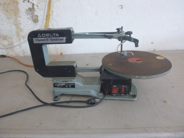 lot 106 image: Delta Scroll Saw