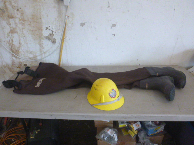 lot 121 image: Hodgman Waders and Hard Hat