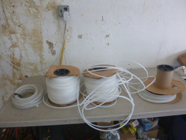 lot 142 image: Lot of Plastic Tubing