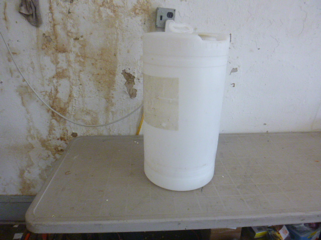 lot 145 image: 15 Gallon Water Container