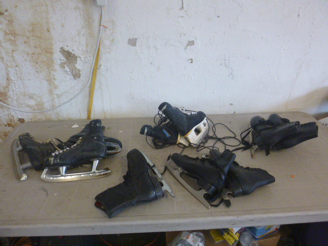 lot 148 image: 5 Pair of Hockey Skates