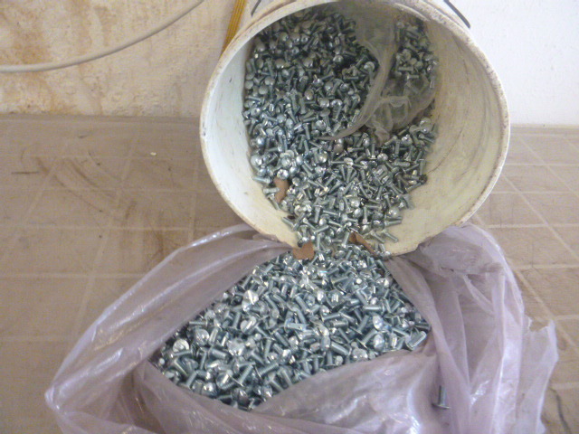 lot 160 image: Bucket of 12 and 34 Bolts