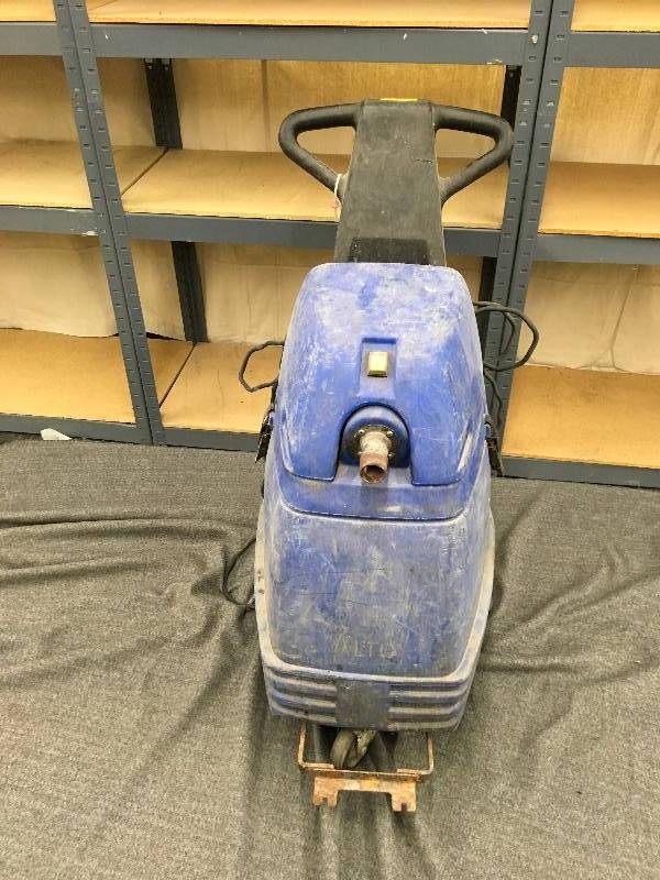 lot 42 image: Clarke Technology Summit 12 WetDry Vac