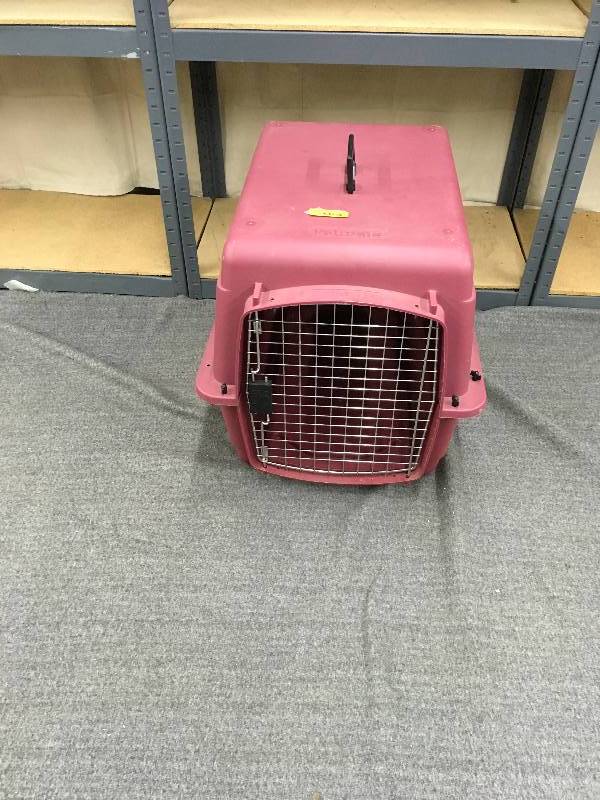 lot 47 image: Dog Kennel