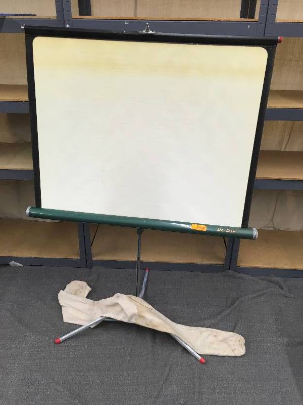 lot 55 image: Da- Lite Projector Screen