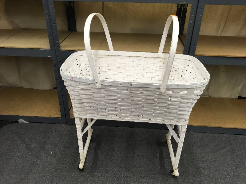 lot 62 image: Vintage Baby Bed
