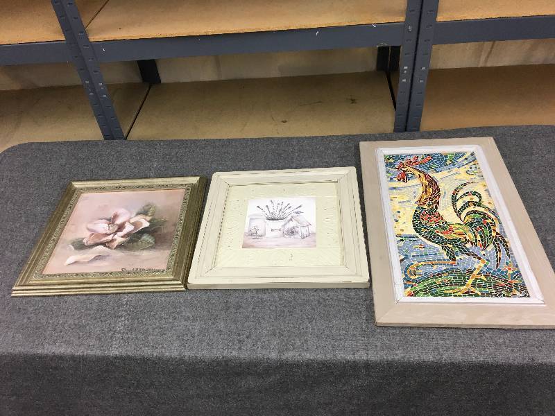 lot 68 image: Wall Decor