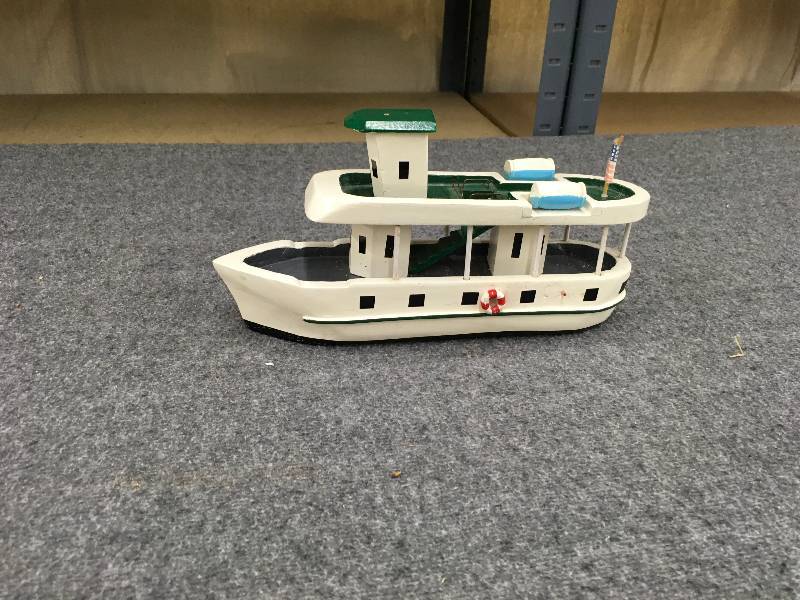 lot 85 image: Model Boat