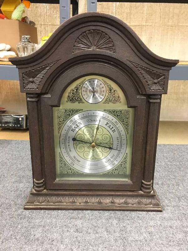 lot 119 image: Vintage Clock
