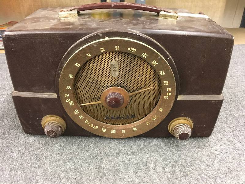 lot 126 image: Vintage Radio