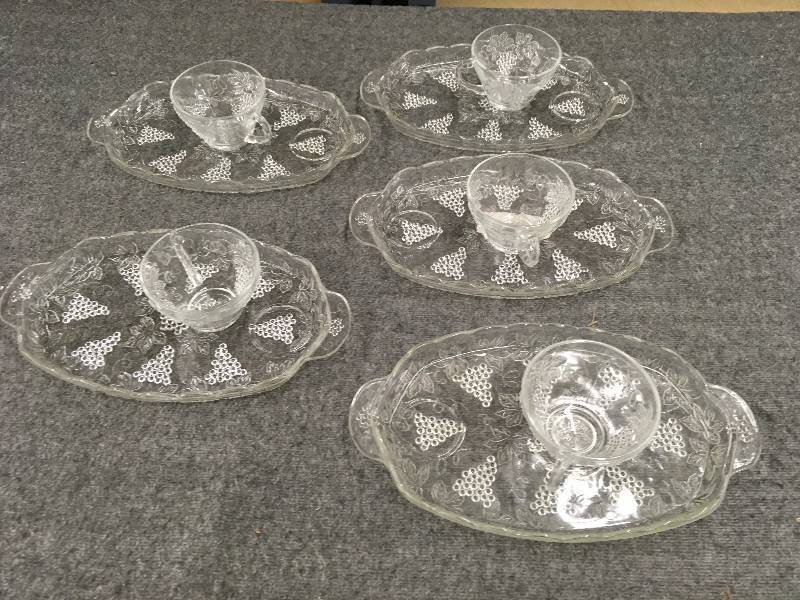 lot 129 image: Glass Cup & Tray Sets
