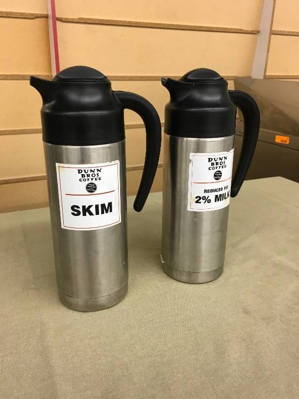 lot 26 image: Two Service Ideas SteelVac Vacuum Creamer 1 Liter