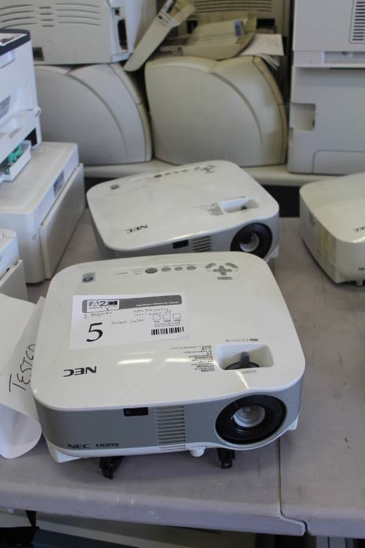 lot 5 image: Lot of (2) NEC NP215 HDMI Projectors