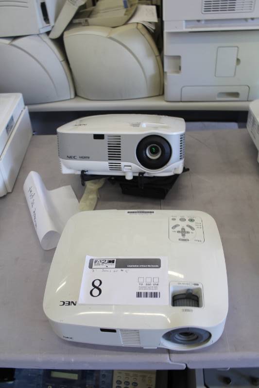 lot 8 image: Lot of (2) NEC NP215 HDMI Projectors