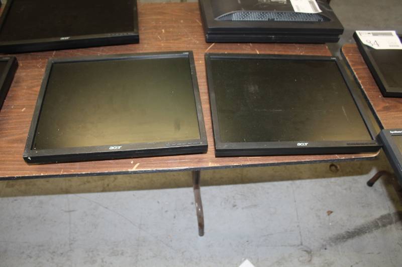 lot 83 image: Lot of (2) Acer V193 19in. Computer Monitors