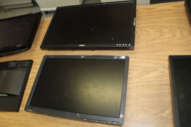 lot 90 image: Lot of (2) HP L1908wm 19in. Computer Monitor, Dell 22in. Computer Monitor