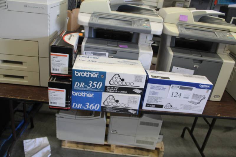 lot 124 image: Lot of (5) Brother Toner Cartridges