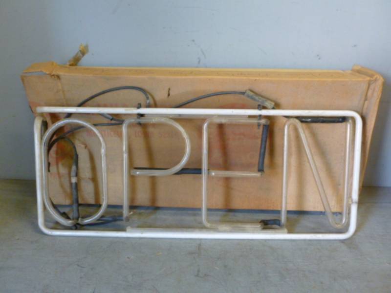 lot 5 image: Vintage Neon Light