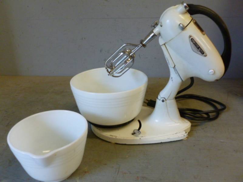 lot 14 image: Counter Top Mixer