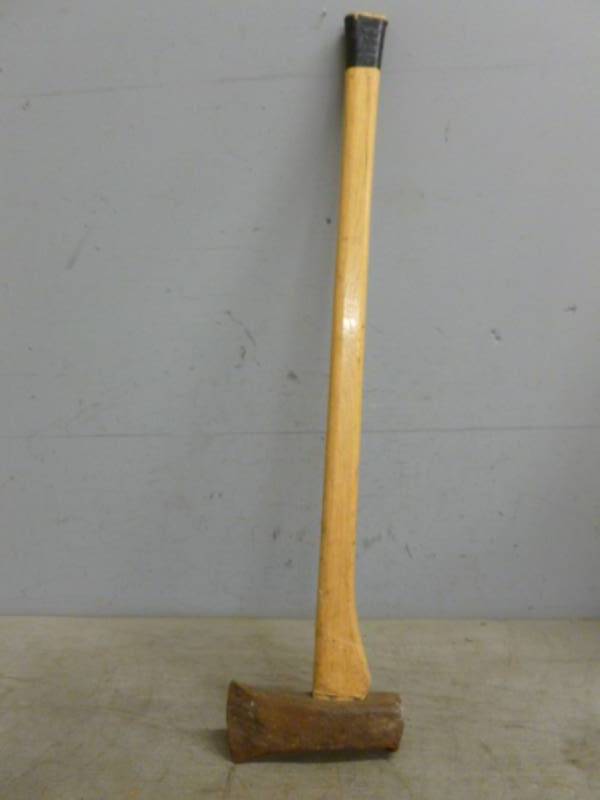 lot 33 image: Splitting Maul