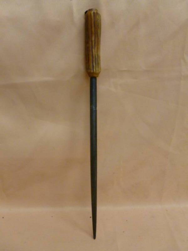 lot 46 image: Vintage Sharpening Steel