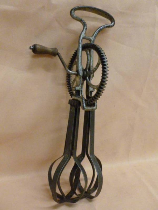 lot 58 image: Antique Egg Beater