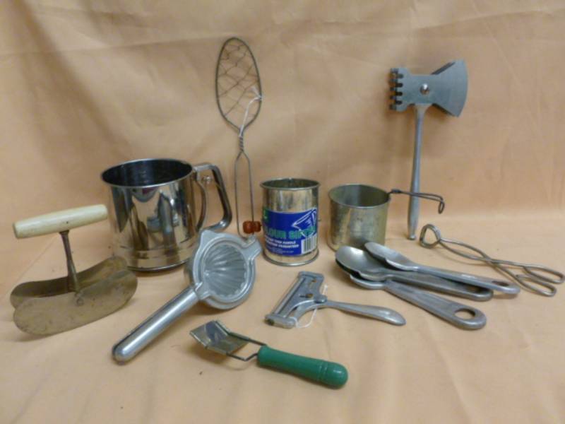 lot 59 image: Vintage Kitchen