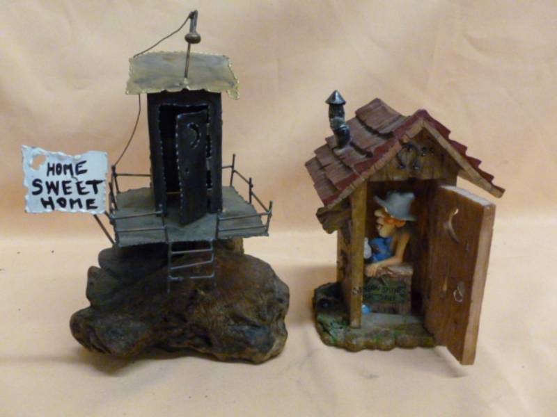 lot 69 image: Decorative