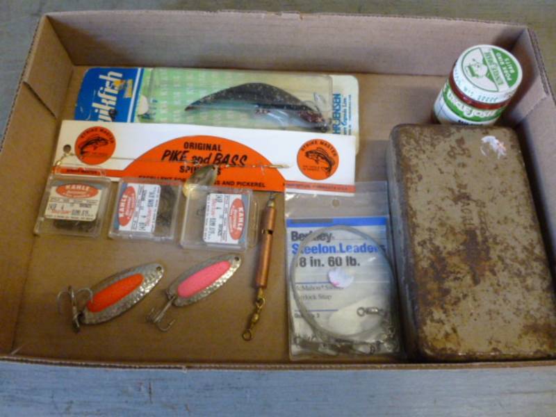 lot 113 image: Fishing Baits
