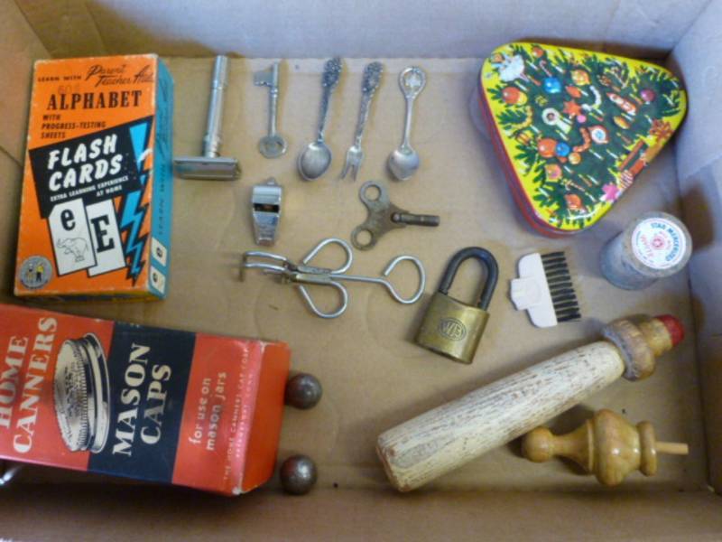 lot 116 image: Vintage Items