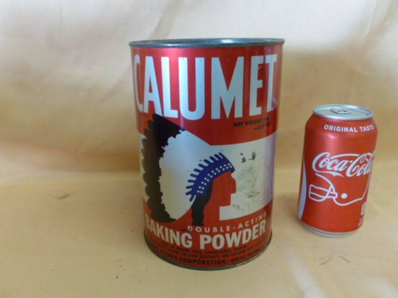 lot 129 image: Vintage Metal Container