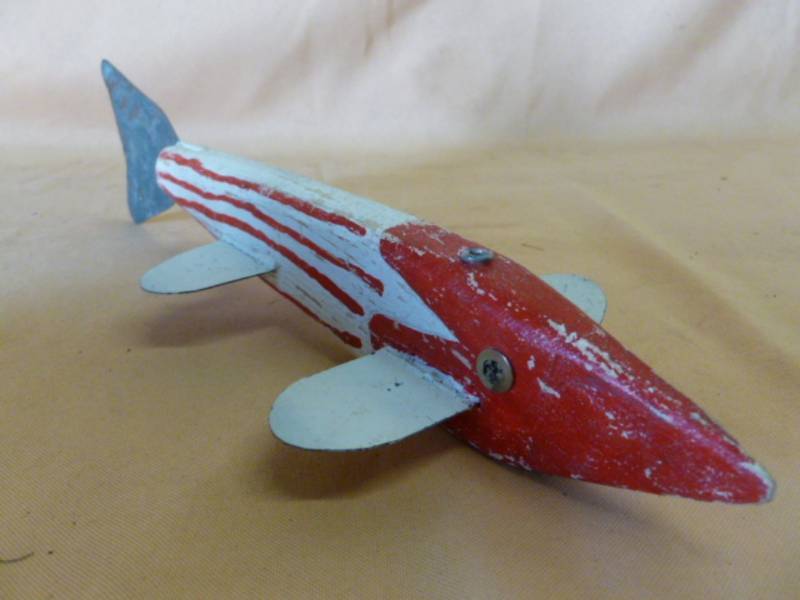 lot 139 image: Vintage Spearing Decoy