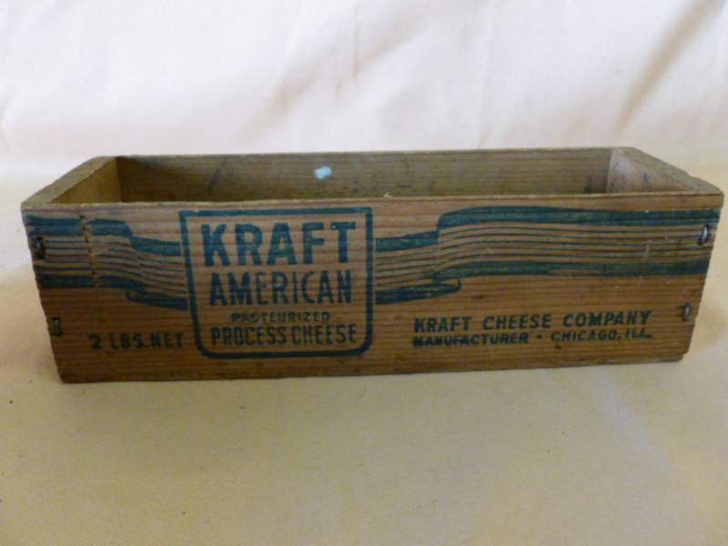 lot 151 image: Vintage Cheese Box