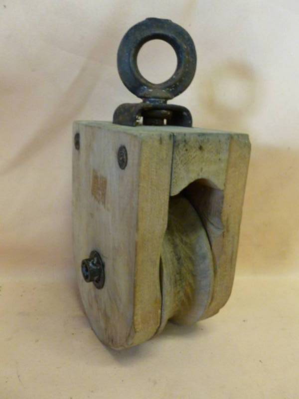 lot 164 image: Vintage Barn Pulley
