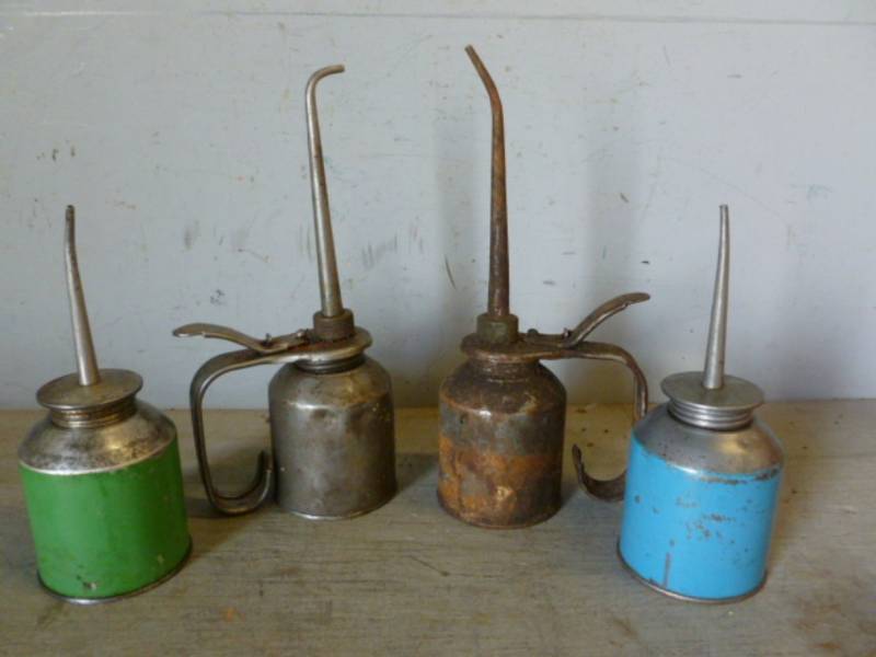 lot 185 image: Vintage Oiler Cans