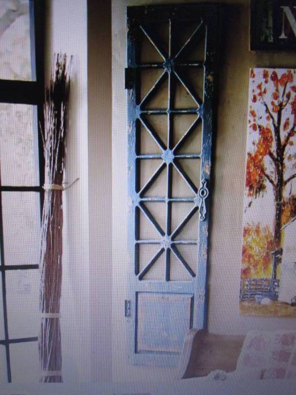 lot 17 image: Shutter Door Wall Hanging open box ...