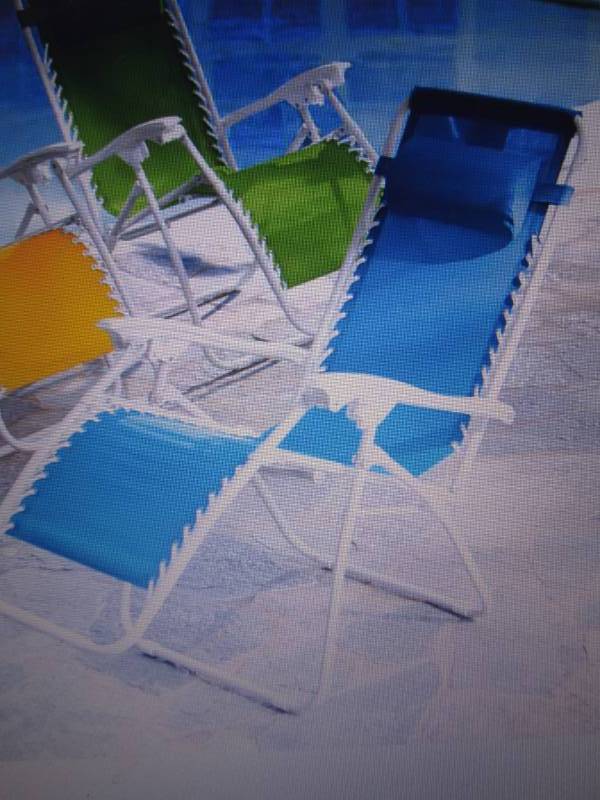 lot 24 image: Portable Zero Gravity Lounge Chair ...