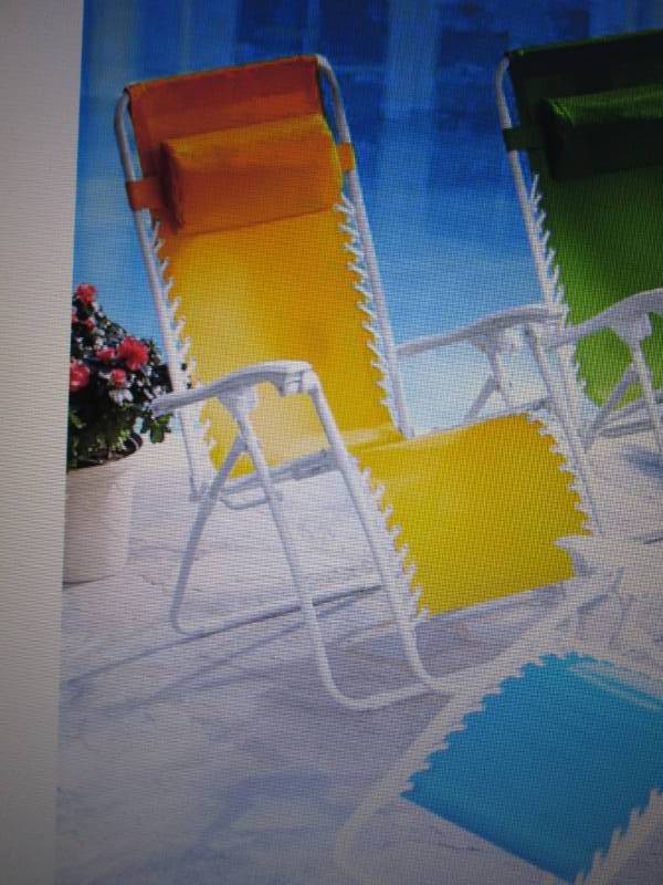 lot 25 image: Portable Zero Gravity Lounge Chair ...